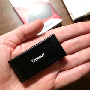 Disco Duro Estado Solido SSD Externo Kingston XS1000, 1Tb, USB 3.2 Gen 2 Tipo-C
