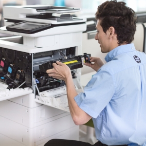 Servicio Tecnico y Mantenimiento Impresoras Laser. Repuestos Originales. A domicilio o recogemos equipos. Reparaciones. Limpieza interna, reemplazo de Fusor, unidad de image, rodillo, engranajes, solenoide. Marcas: HP, Epson, Canon, Brother / CompuMarket