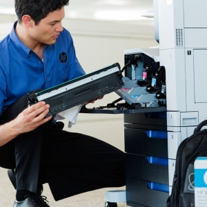 Servicio Tecnico y Mantenimiento Impresoras Laser. Repuestos Originales. A domicilio o recogemos equipos. Reparaciones. Limpieza interna, reemplazo de Fusor, unidad de image, rodillo, engranajes, solenoide. Marcas: HP, Epson, Canon, Brother / CompuMarket